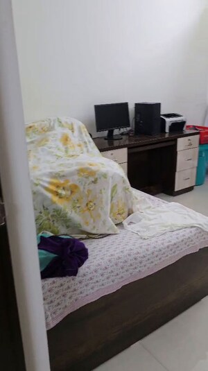 Bedroom in 2 BHK Apartment at Lodha Amara, Kolshet Road – for Rent