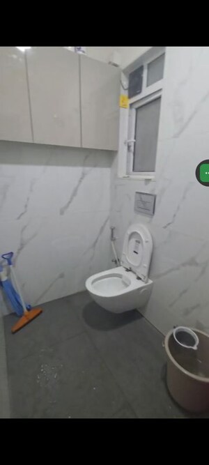 Bathroom in 1.5 BHK Apartment at Mahim Landmark, Mahim – for Rent