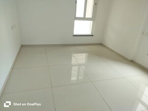 Room in 2 BHK Apartment at Kolte Patil Stargaze, Bavdhan – for Rent