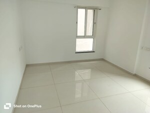Room in 2 BHK Apartment at Kolte Patil Stargaze, Bavdhan – for Rent