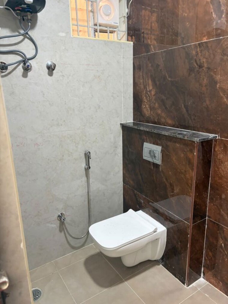 Bathroom, festoon-lavender 3 Bedroom 1500 Sq.Ft. Apartment In Ramamurthy Nagar Bangalore 10788173