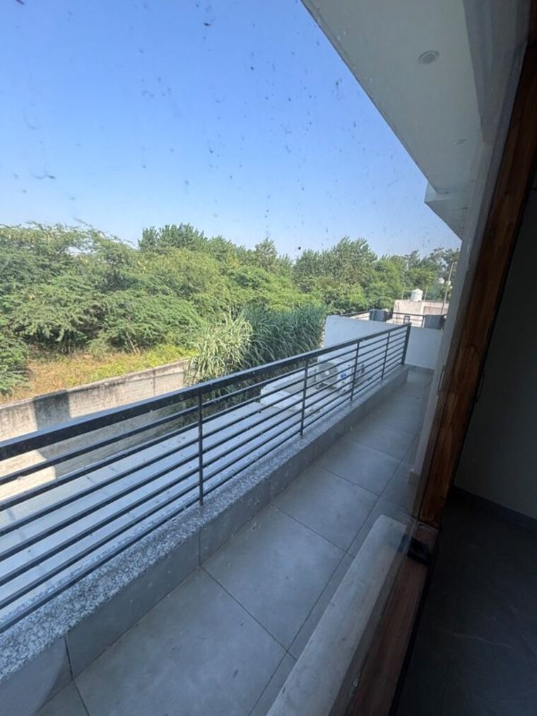 Balcony, aerocity 2 Bedroom 950 Sq.Ft. Builder Floor In Aerocity Mohali 10788203
