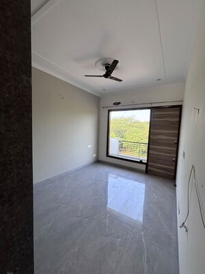 2 BHK Builder Floor For Rent in Aerocity