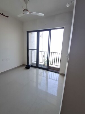 Room in 1 BHK Apartment at Shapoorji Pallonji Joyville, Virar West – for Rent