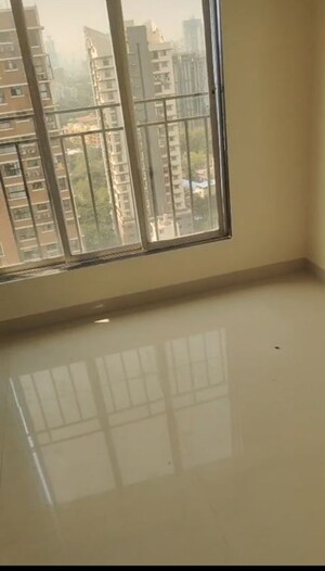 Room in 1 BHK Apartment at Rehmat Building Dadar East, Dadar East – for Rent