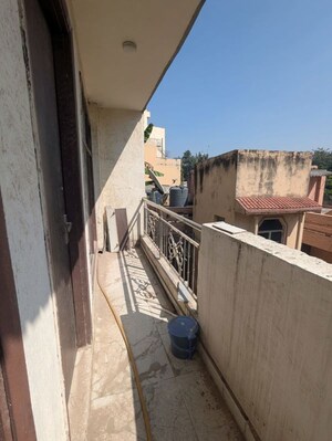 Balcony in 2 BHK Builder Floor at South Delhi – for Rent