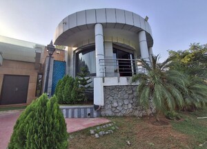 4 BHK Villa – Exterior View View at DLF Atria, Dlf Phase ii - for Sale