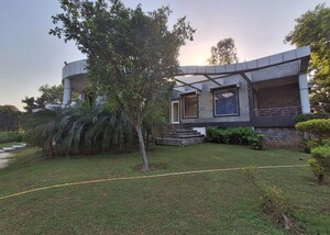 4 BHK Villa – Exterior View View at DLF Atria, Dlf Phase ii - for Sale