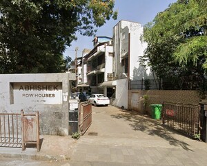  Independent House For Sale in Andheri West