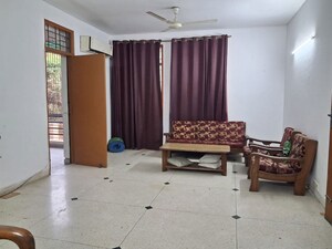 Living Room in 3 BHK Builder Floor at Unitech South City II, Sector 50 – for Rent