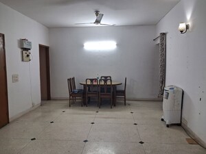 Room in 3 BHK Builder Floor at Unitech South City II, Sector 50 – for Rent