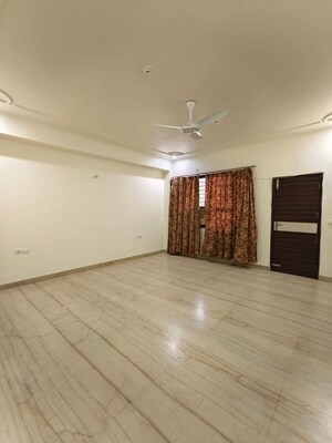 Master Bedroom in 3 BHK Builder Floor at Sector 45 – for Rent