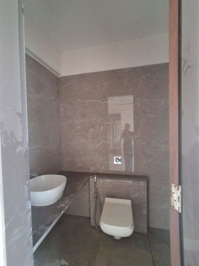 Bathroom, gurukrupa-dhyanam 3 Bedroom 952 Sq.Ft. Apartment In Versova Mumbai 10788386