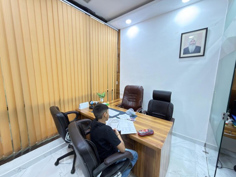 Team Area, netaji subhash place Commercial Office Space 598 Sq.Ft. In Netaji Subhash Place Delhi 10788475