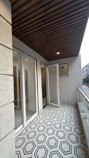 Building Lobby in 3 BHK Builder Floor at BPTP District 3, Sector 85 – for Sale