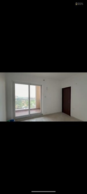 Room in 3.5 BHK Apartment at Rishita Manhattan, Gomti Nagar – for Rent