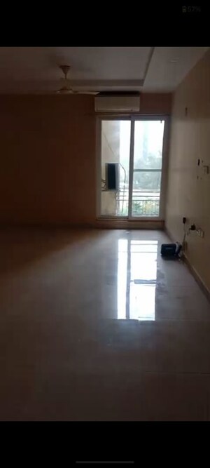 Room in 3 BHK Apartment at Sector 6 – for Rent