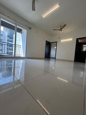 2 BHK Apartment For Rent in Godrej Aqua, International Airport Road