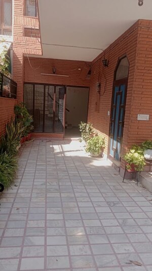 5 BHK Independent House For Rent in Sector 26