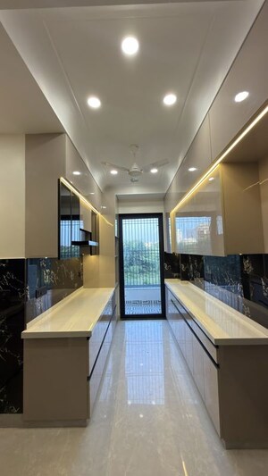 Kitchen in 3 BHK Builder Floor at BPTP District 3, Sector 85 – for Sale
