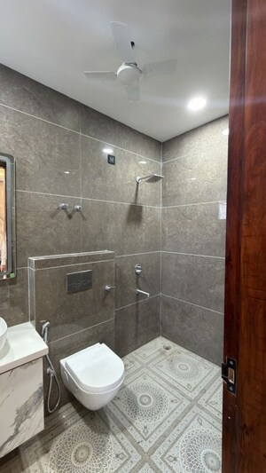 Kitchen in 3 BHK Builder Floor at BPTP District 3, Sector 85 – for Sale