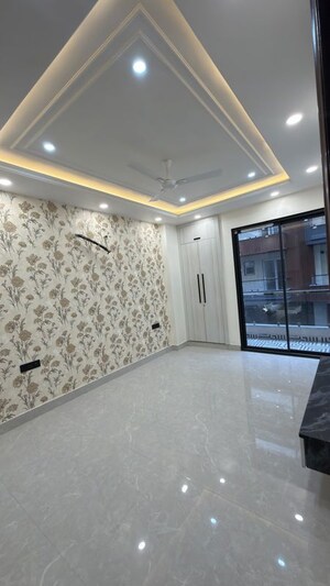 Kitchen in 3 BHK Builder Floor at BPTP District 3, Sector 85 – for Sale