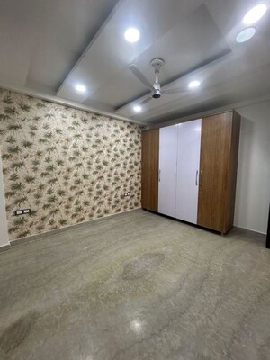 Room in 4 BHK Builder Floor at Vasundhara Sector 13 – for Sale