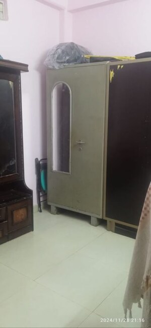 Room in 3.5 BHK Apartment at Ashok Vihar Phase 1 – for Sale