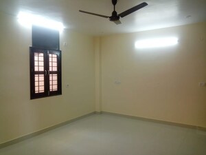 Room in 2 BHK Builder Floor at Sector 9 – for Rent