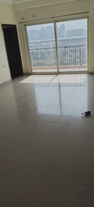 Room in 3 BHK Apartment at Antriksh Golf View, Sector 78 – for Rent