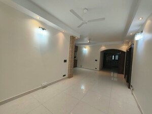 Room in 3 BHK Builder Floor at Chittaranjan Park – for Rent