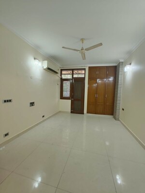 Room in 3 BHK Builder Floor at Chittaranjan Park – for Rent