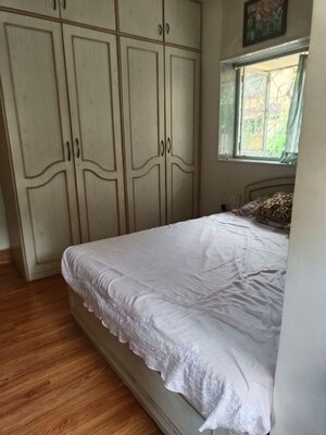 Bedroom in 3 BHK Apartment at Tulsiwadi – for Rent