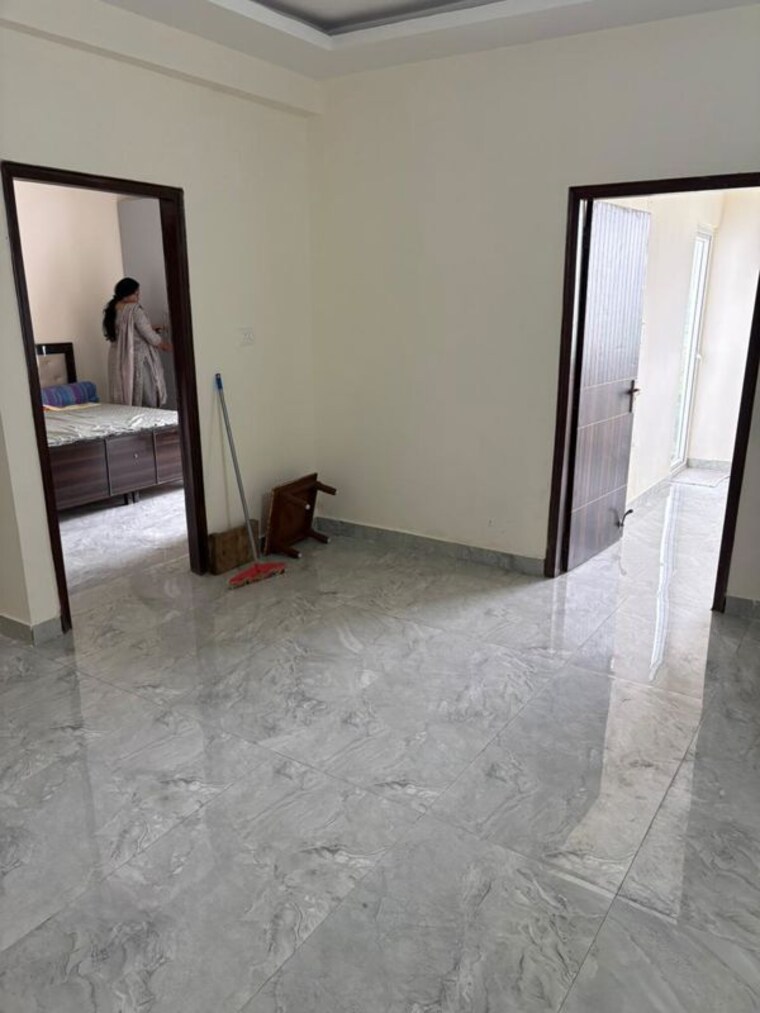 Room, phi iii greater noida 1 Bedroom 356 Sq.Mt. Independent House In Phi Iii Greater Noida Greater Noida 10788837
