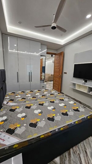Bedroom in 2 BHK Builder Floor at Sector 40 – for Rent
