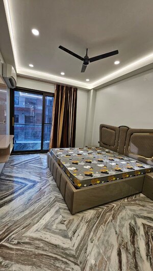 Bedroom in 2 BHK Builder Floor at Sector 40 – for Rent