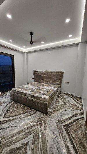 Bedroom in 2 BHK Builder Floor at Sector 40 – for Rent