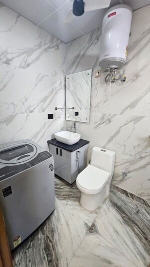 Bathroom in 2 BHK Builder Floor at Sector 40 – for Rent
