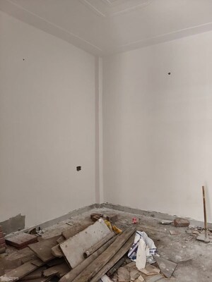 Room in 5 BHK Independent House at Laxman Vihar – for Sale