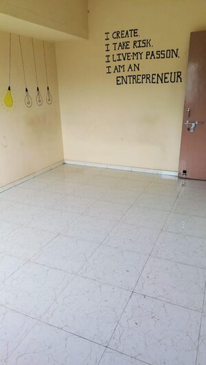 Room in 3 BHK Apartment at Nageshwarwadi – for Rent