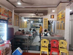  Shop For Rent in Vardhaman Chambers Fort, Fort