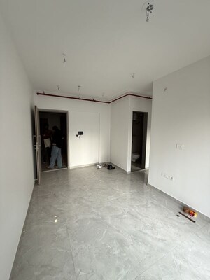 Room in 1 BHK Apartment at Enso Sanza, Kandivali East – for Sale