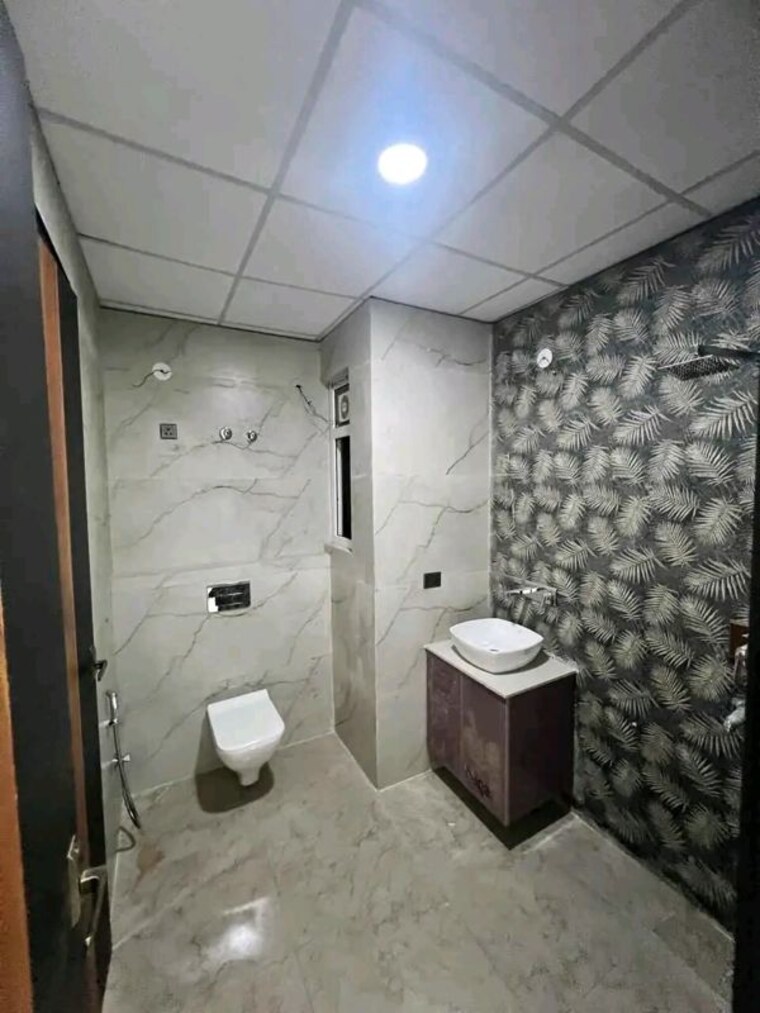 Bathroom, chattarpur 2 Bedroom 1000 Sq.Ft. Builder Floor In Chattarpur Delhi 10788885