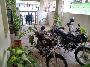 Parking in 5 BHK Independent House at Srinivasa Nagar – for Sale