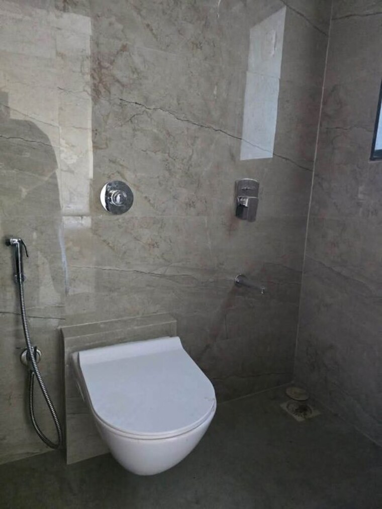 Bathroom, 18a-apartment 3 Bedroom 1150 Sq.Ft. Apartment In Khar West Mumbai 10788910
