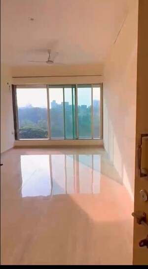 Room in 3 BHK Apartment at Panchavati Versova, Versova – for Rent