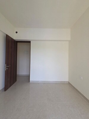 Room in 3 BHK Apartment at Sheth Montana, Mulund West – for Sale