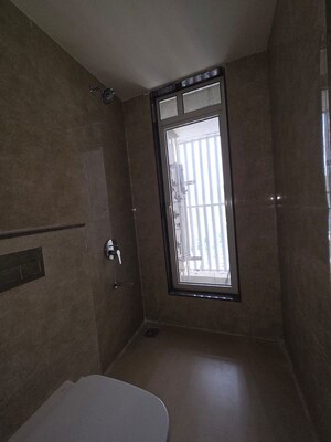 Room in 3 BHK Apartment at Sheth Montana, Mulund West – for Sale