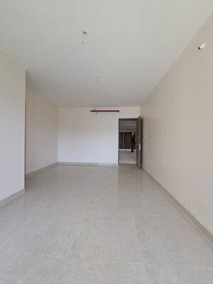 Room in 3 BHK Apartment at Sheth Montana, Mulund West – for Sale