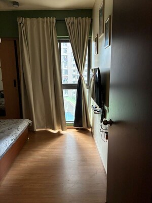 Room in 2 BHK Apartment at Runwal Eirene, Balkum Pada – for Sale